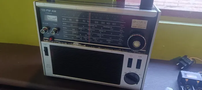 Rádio multibandas Sony tfm 1600