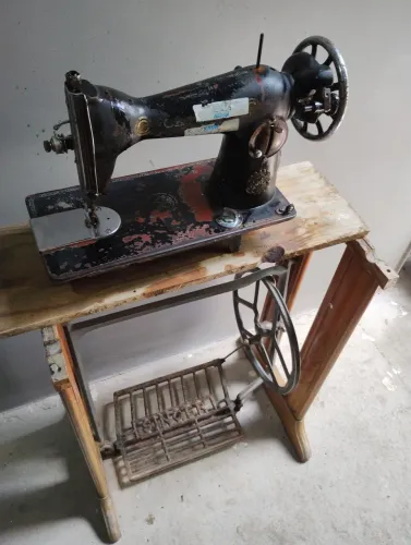 Máquina de costura antiga 