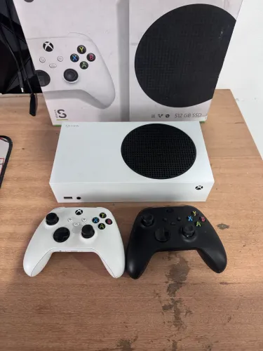 ? Xbox Series S 512GB + 2 Controles ?