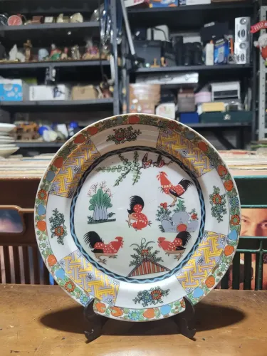 Prato Decorativo Chinês Oriental Em Porcelana Pintado À Mão.<br>?