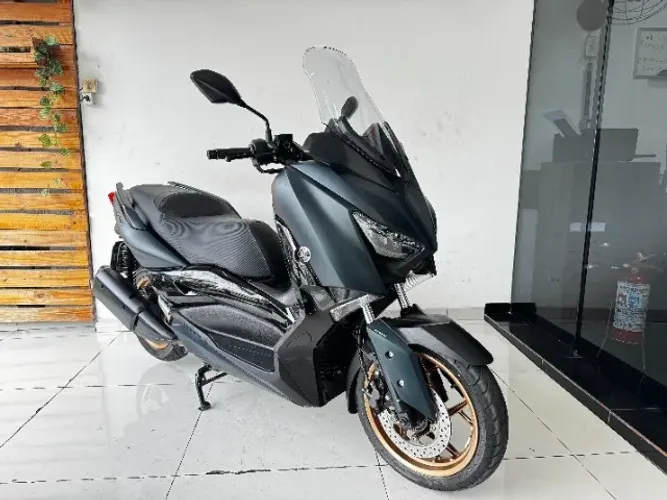 YAMAHA XMAX 250 ABS 2024 VERDE APENAS 17 MIL KM!