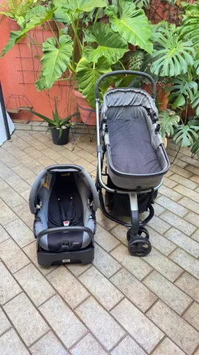 Kit carrinho + Moisés + bebê conforto Safety First
