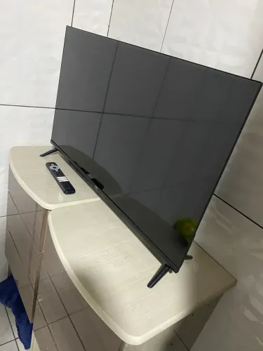 Vendo TV smart 32 TCL com sistema Android.