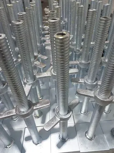 Sapata ajustável para andaime 