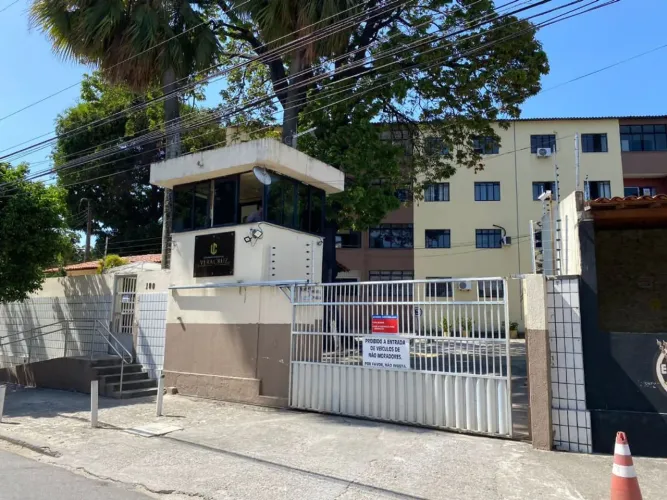 Apartamento com 3 dormitórios para alugar, 70 m² por R$ 1.200/mês - Antônio Bezerra - Fort