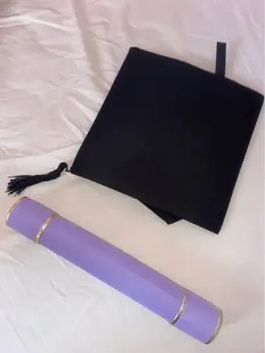 Chapéu e canudo de formatura