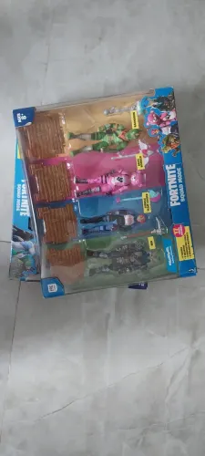 Bonecos Fortnite