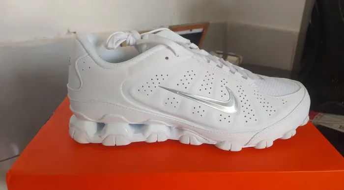 Tenis Nike Novo Leia o anúncio