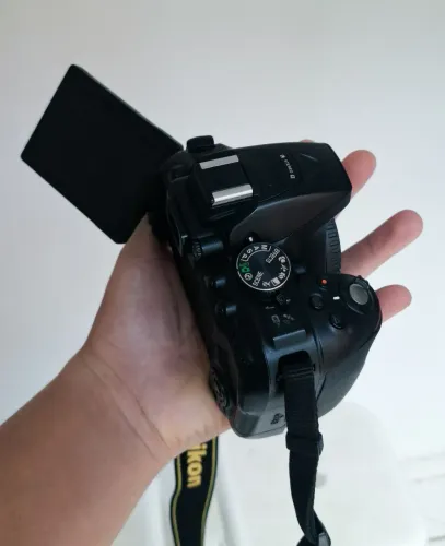 Câmera Nikon D5300 com acessórios