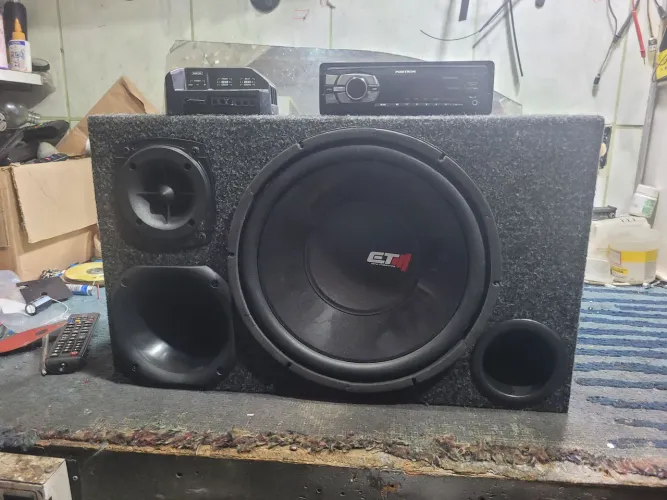 Vendo caixa de som com rádio