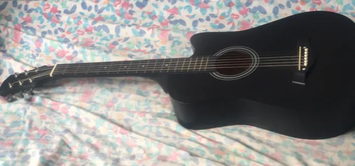 Violão seminovo