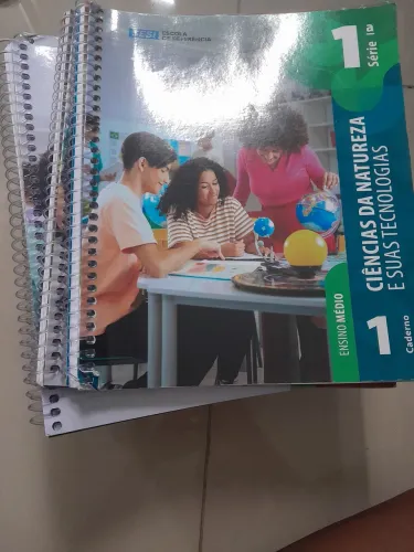 16 Livros didáticos do 1 ano do ensino médio da escola sesi