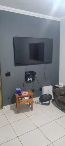 Vende-se TV Samsung 65 polegadas 