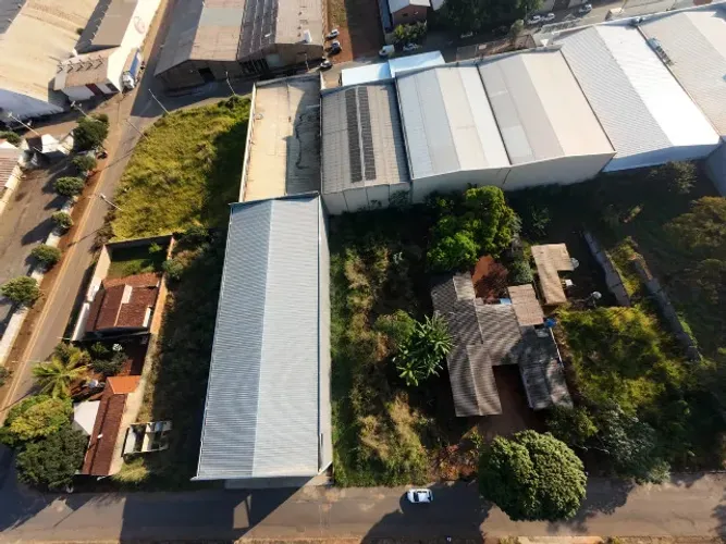 ÓTIMA ÁREA À VENDA - JARDIM PETRÓPOLIS