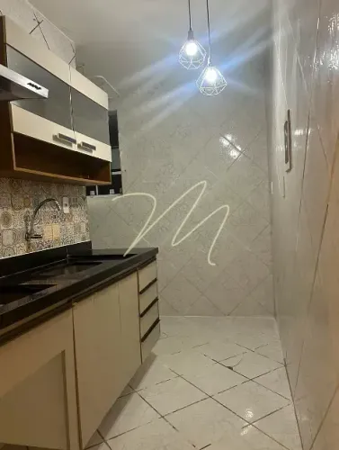 Apartamento semimobiliado com 2 quartos no Condomínio São Jorge