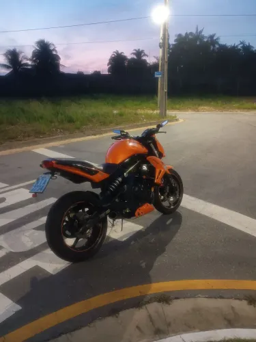 Vendo moto Kawasaki ER 650cc