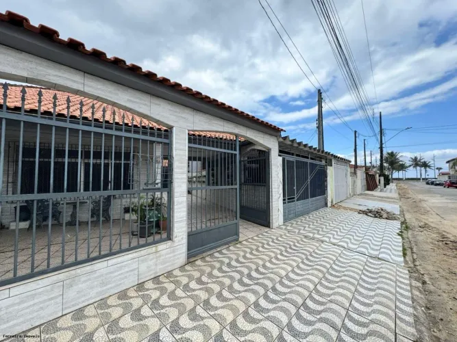 Casa para Venda em Praia Grande, Flórida, 3 dormitórios, 2 suítes, 3 banheiros, 6 vagas