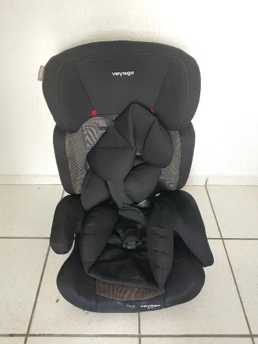 cadeirinha  de bebê  pra carro em perfeito estado.