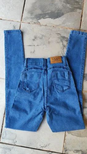 Calça Jeans Feminina Nº 36 - Nova, com etiqueta (forma pequena)