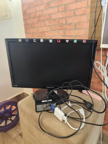 Monitor com adaptador