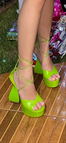 Sandália Verde Schutz