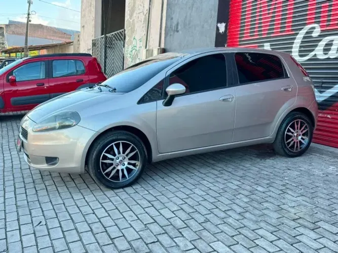 Fiat Punto Attractive 1.4 Fire Flex 8V 5P 2012
