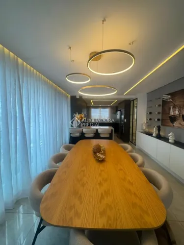 Apartamento com 3 amplas suítes sendo 1 suíte master no Exposição.
