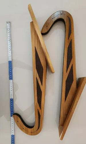 Suporte de madeira para prancha 