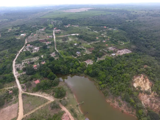 Excelente Oportunidade em Sítio Novo (Catu-BA) : Casa com 3 Quartos em Terreno Espaçoso