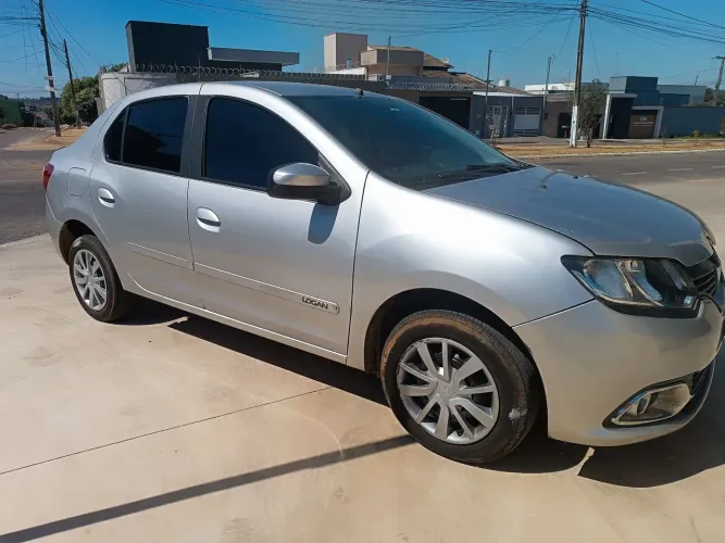 Renault Logan Expression Hi-flex 1.6 8V 4P 2015