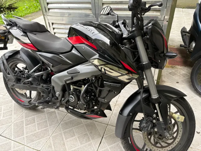 BAJAJ DOMINAR 160 2025 À VENDA
