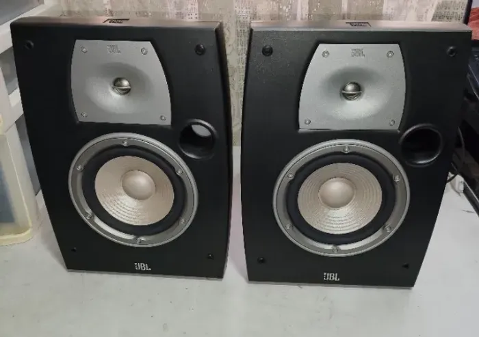 Par De Caixas Jbl N-26 125 W Ótimo Estado Funcionando 8 Ohms