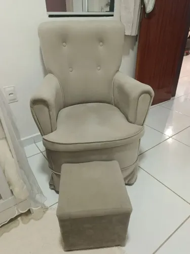 POLTRONA DE AMAMENTAÇÃO