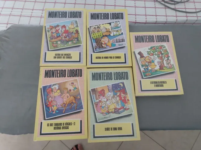 Coleção de livros do Monteiro Lobato