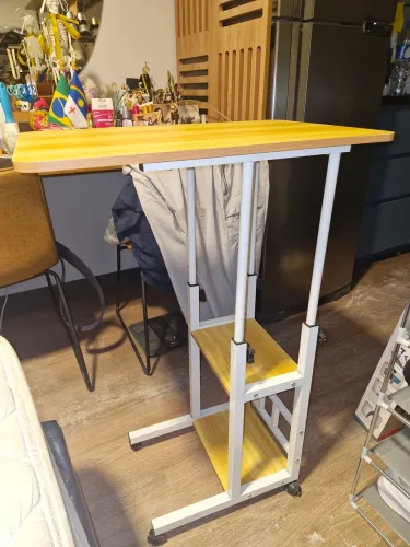Mesa para notebook e mini estante