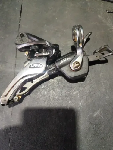 Câmbio dianteiro e alavanca dianteira Shimano xtr