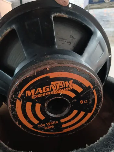 Vendo alto falante de 15 polegadas magnun extreme sound 500watts rms