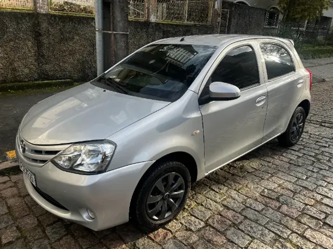 Toyota Etios X 1.3 Flex 16V 5P Mec. 2015