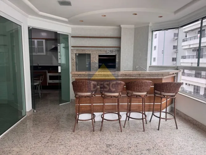 Apartamento para locação anual com 03 dormitórios Mobiliado na Rua 3000 em Balneário Cambo