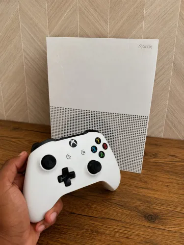 ? Xbox One S Branco + Controle Original Novo | Funcionando Perfeitamente