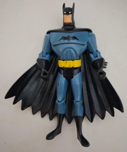 Boneco Batman liga da Justiça em plástico duro e vinil 12cm