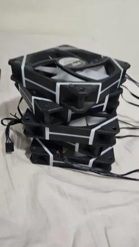 5 FANS AIGO ARGB AM12 PRO PRETAS TODAS FUNCIONANDO