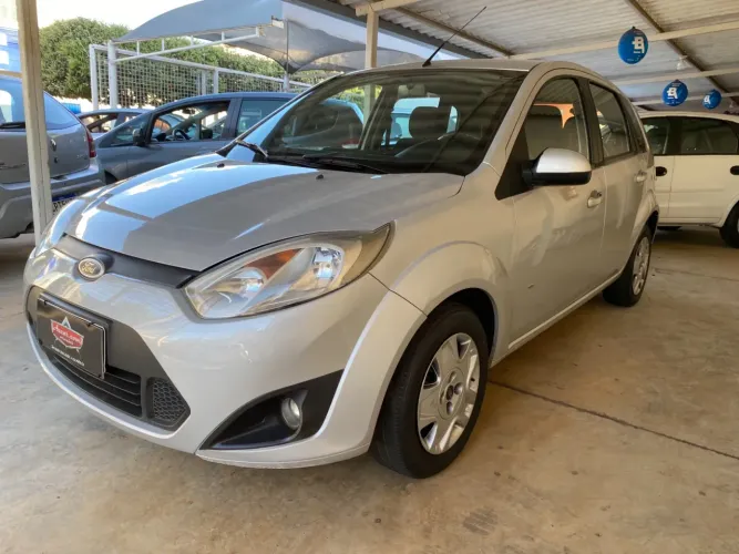 Ford Fiesta SE 1.6 8V Flex 5P 2014