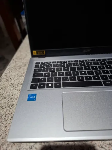 Vendo notebook acer Intel core I3