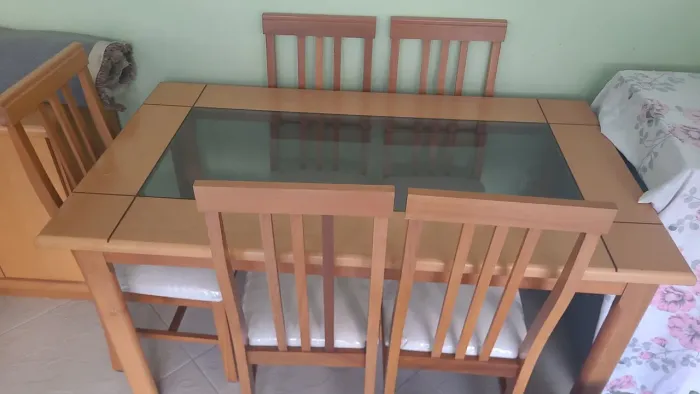 MESA LUXO TAMPO DE VIDRO FUME + 6 CADEIRAS REVESTIDAD EM LINHO POR APENAS $1990,00