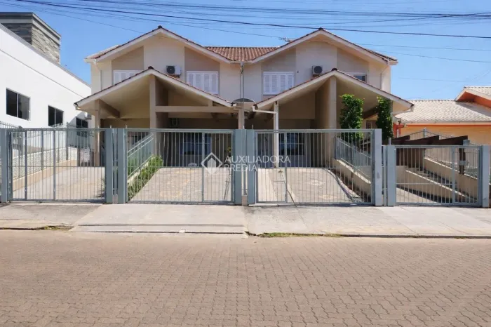 Sobrado 2 dormitórios semimobiliado no Bairro Universitário - Lajeado/RS