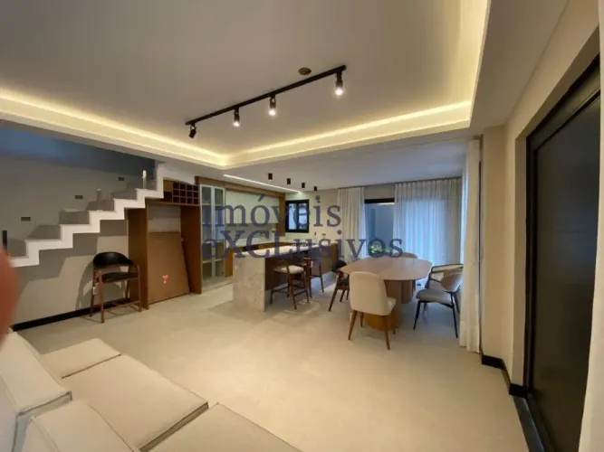 Sobrado de Alto Padrão em Condomínio Fechado - 314,77 m² Privativos