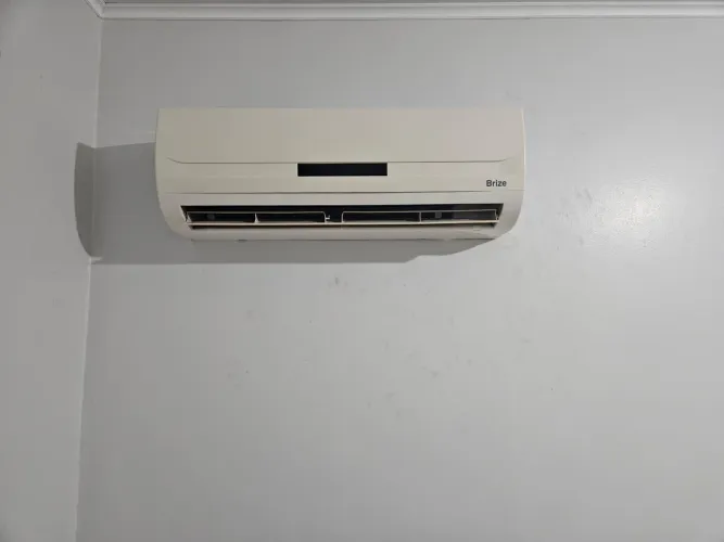 Vendo dois ar condicionado Split de 9000btus 