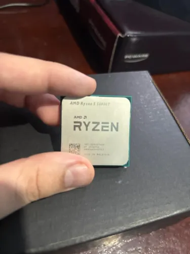 Processador AMD Ryzen 5 5600GT AM4 - COM DEFEITO / PINOS DANIFICADOS