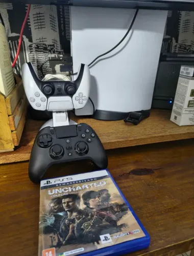 PS5 com leitor de CD + 1 Controle 1 jogo mídia física